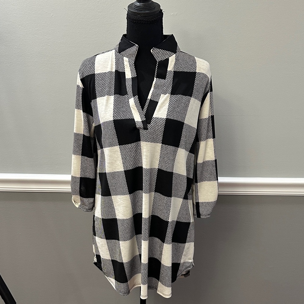 HEIMISH USA Monochrome Striped Garment